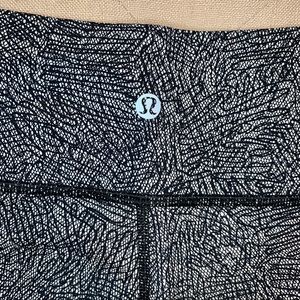 Women’s Lululemon Yoga Pants | Size 8
